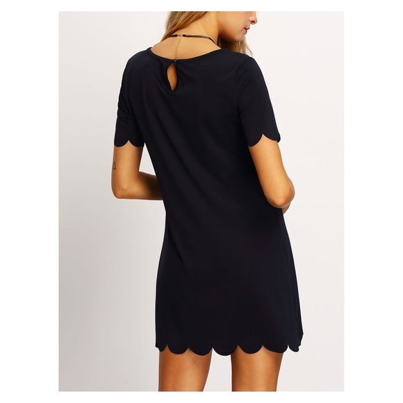 Black Short Sleeve Scallops Shift Dress - Picture 3 of 7